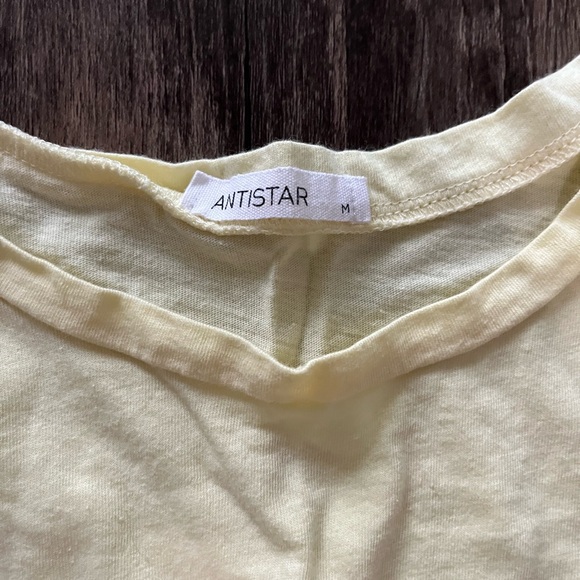 ⚡️3/$25⚡️ Antistar Yellow Tie Front Crop Tee Sz M - Picture 4 of 5